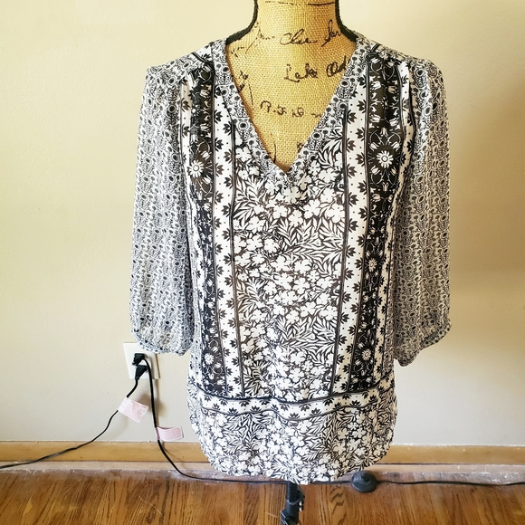 Old Navy Tops - Old Navy Black White Semi-Sheer 3/4 Sleeve V-Neck Pullover Blouse Size M…